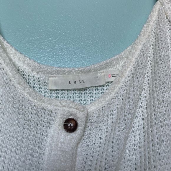 Lush size Small flowy white tank top - Picture 3 of 3